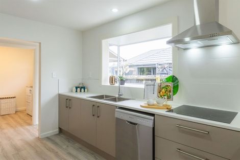 Photo of property in 27 Middlepark Road, Sockburn, Christchurch, 8042