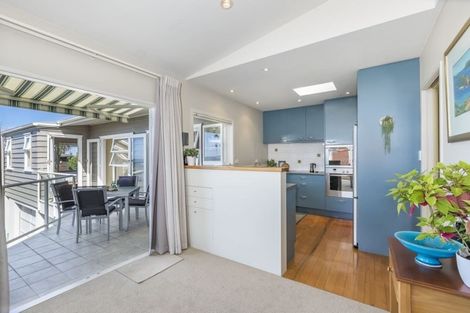 Photo of property in 21a Seaview Road, Castor Bay, Auckland, 0620