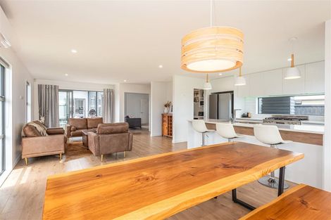 Photo of property in 11 Merino Crescent, Amberley, 7410