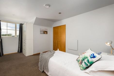 Photo of property in 4 Hemingford Place, Halswell, Christchurch, 8025