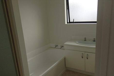 Photo of property in 2/5 Seine Road, Forrest Hill, Auckland, 0620