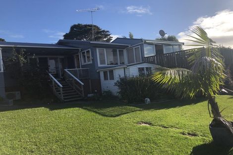 Photo of property in 2 Elgin Place, Red Beach, 0932