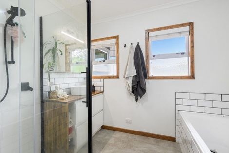 Photo of property in 42 Island View Road, Western Heights, Rotorua, 3015