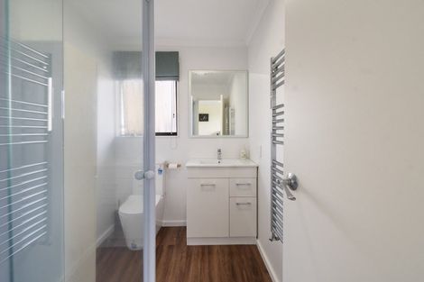 Photo of property in 35 Springdale Grove, Fitzherbert, Palmerston North, 4410