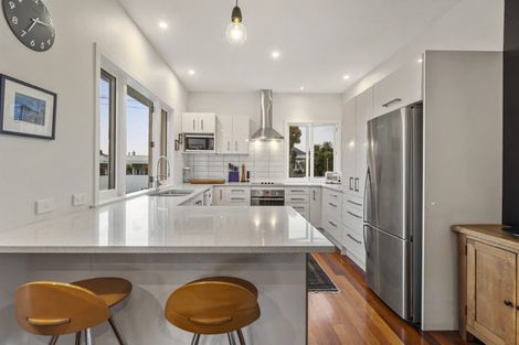 Photo of property in 1/58 Eversleigh Road, Belmont, Auckland, 0622