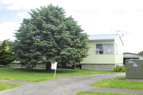 Photo of property in 15 Cottrell Place, Clendon Park, Auckland, 2103