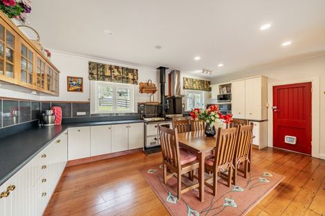 Photo of property in 1090 Coast Road, Wainuiomata Coast, Wainuiomata, 5373