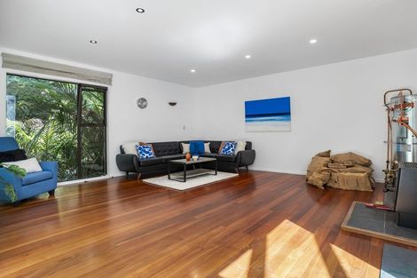 Photo of property in 40 Lone Kauri Road, Karekare, New Lynn, 0772