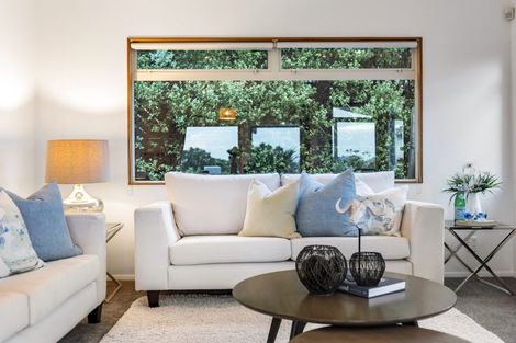 Photo of property in 71 William Bayes Place, Red Beach, 0932