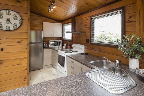 Photo of property in 25a The Esplanade, Eastern Beach, Auckland, 2012