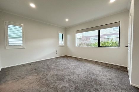 Photo of property in 17 Waiohua Road, Greenlane, Auckland, 1061