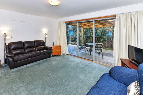 Photo of property in 6 Primrose Place, Manurewa, Auckland, 2102