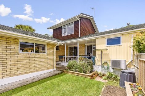 Photo of property in 2 Te Maku Grove, Waikanae, 5036