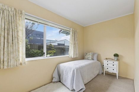 Photo of property in 4/63 Main Road, Titahi Bay, Porirua, 5022