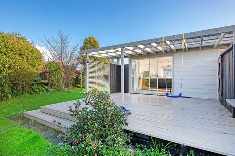 Photo of property in 2/36 Archmillen Avenue, Pakuranga Heights, Auckland, 2010