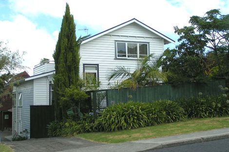 Photo of property in 25a Belle Vue Avenue, Northcote Point, Auckland, 0627
