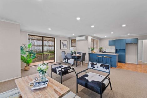 Photo of property in 24 Mt Lebanon Crescent, The Gardens, Auckland, 2105
