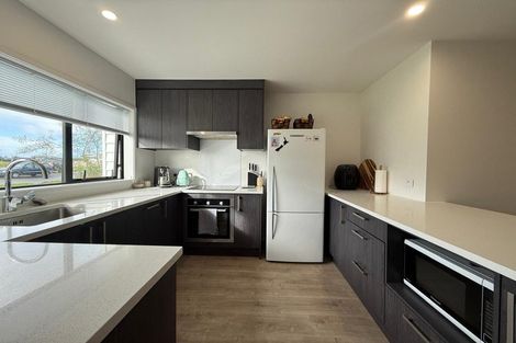 Photo of property in 22 Koiora Road, Clarks Beach, 2122