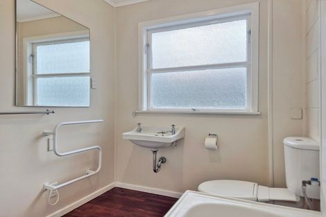 Photo of property in Shakespeare Flats, 8/48 Merton Street, Trentham, Upper Hutt, 5018