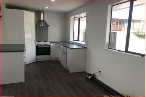 Photo of property in 15 Wakeling Avenue, Te Atatu South, Auckland, 0610