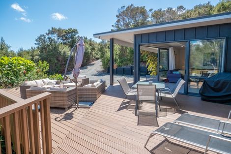 Photo of property in 97 Stratford Drive, Cable Bay, 0420