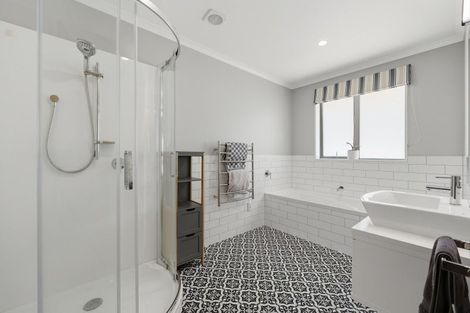 Photo of property in 8 Silver Springs Boulevard, Mosgiel, 9024