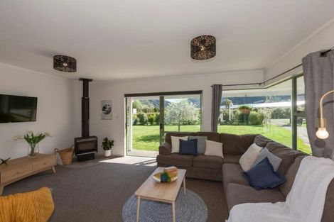 Photo of property in 39 Akatarawa Road, Reikorangi, Waikanae, 5391