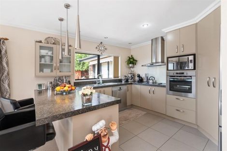 Photo of property in 6 Barry Curtis Place, Levin, 5510