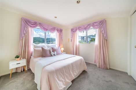 Photo of property in 13 Riverstone Drive, Riverstone Terraces, Upper Hutt, 5018