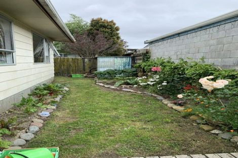 Photo of property in 4-6 Cumberland Place, Kelvin Grove, Palmerston North, 4414