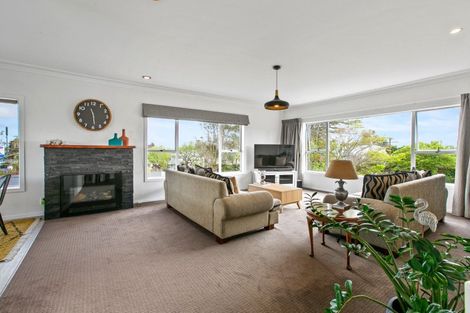 Photo of property in 225b Tukapa Street, Westown, New Plymouth, 4310