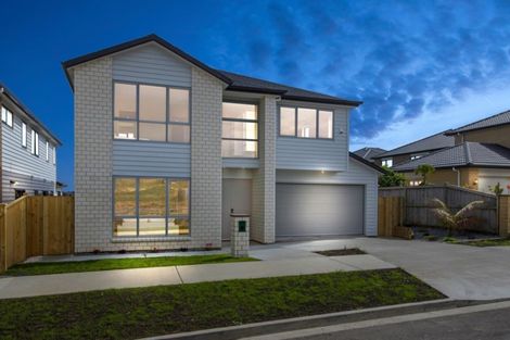 Photo of property in 29 Carrickdawson Drive, Flat Bush, Auckland, 2019