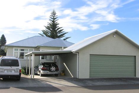 Photo of property in 1a Roxburgh Crescent, Hokowhitu, Palmerston North, 4410