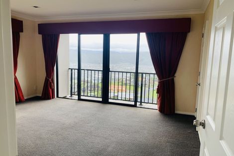 Photo of property in 38 Arahiwi Grove, Tirohanga, Lower Hutt, 5010