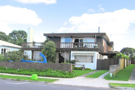 Photo of property in 24 The Esplanade, Eastern Beach, Auckland, 2012