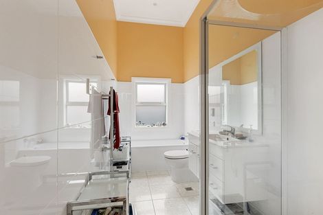 Photo of property in 8 Pari Tai Way, Houghton Bay, Wellington, 6023