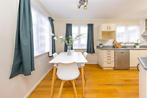 Photo of property in 21 Barrys Road, Glendene, Auckland, 0602