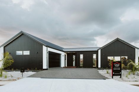 Photo of property in 13 Papawhero Drive, Bell Block, New Plymouth, 4312