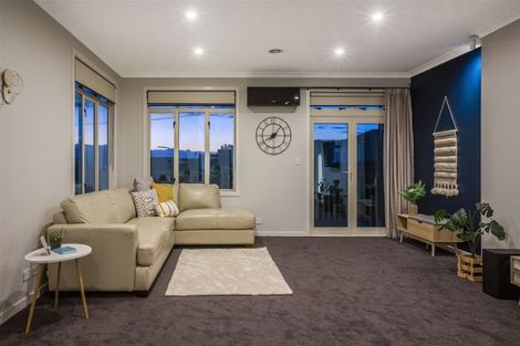 Photo of property in 6 Herewini Street, Titahi Bay, Porirua, 5022
