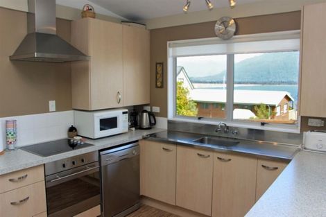 Photo of property in 57 Korua Street, Moana, 7872