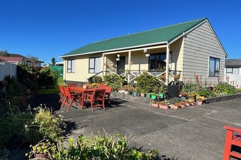 Photo of property in 6 Jodie Place, Flat Bush, Auckland, 2023