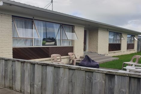 Photo of property in 19 Sandspit Road, Waiuku, 2123