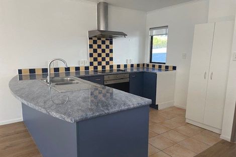 Photo of property in 3/2 Sunnydale Place, Oteha, Auckland, 0632