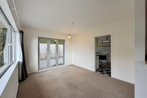 Photo of property in 33 Omega Street, Newlands, Wellington, 6037