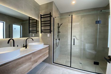 Photo of property in 15 Mina Way, Browns Bay, Auckland, 0630