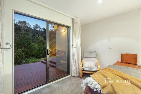 Photo of property in 126 Lynn Road, Bayview, Auckland, 0629