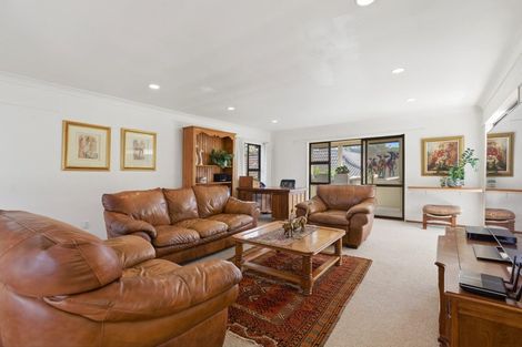Photo of property in 2 Geoffrey Road, Torbay, Auckland, 0630