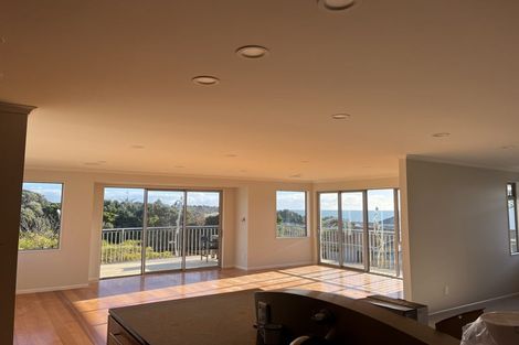 Photo of property in 24 Pitcairn Street, Oakura, 4314