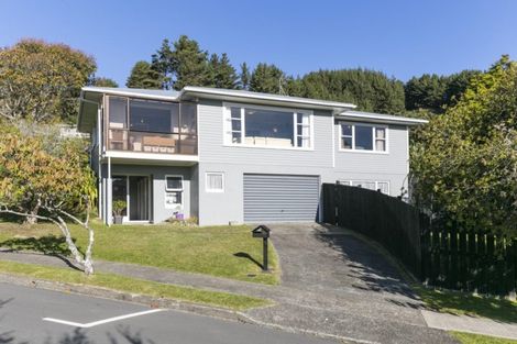 Photo of property in 76 Raroa Terrace, Tawa, Wellington, 5028