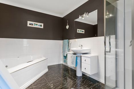 Photo of property in 10 Damio Place, Cambridge, 3434